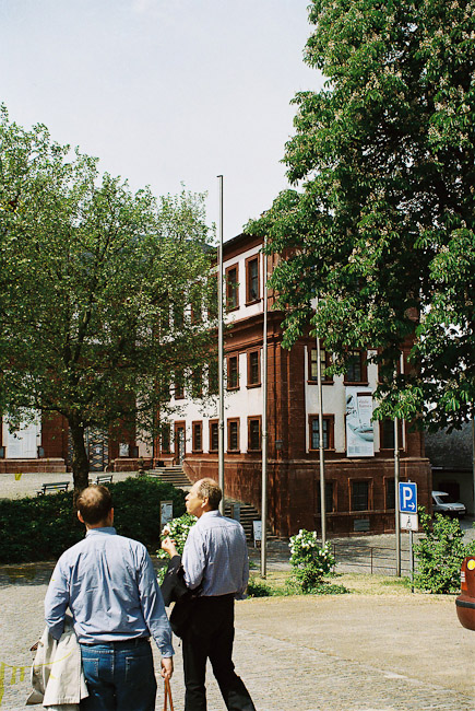 2009-2_04_Mainfr_nkisches_Museum