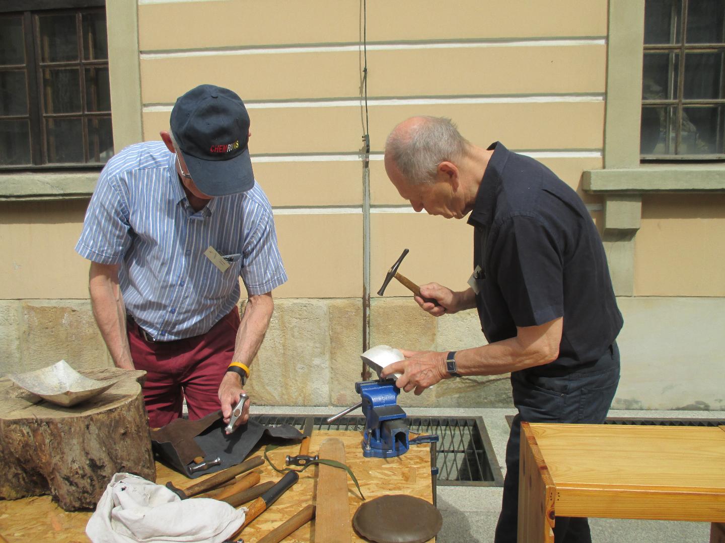 Hammering the bowl (15)